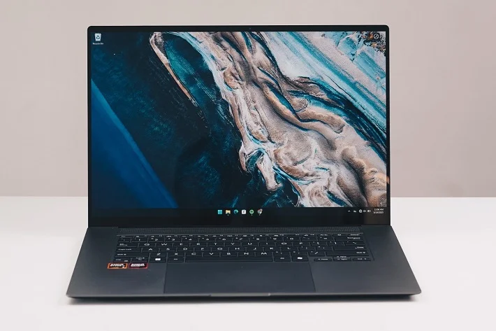 asus-ra-mat-laptop-ai-16-inch-mong-nhe-trang-bi-chip-amd_67df9633255ca.jpg