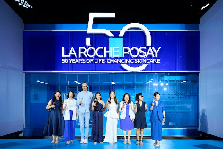 50-nam-La-Roche-Posay-09.jpg