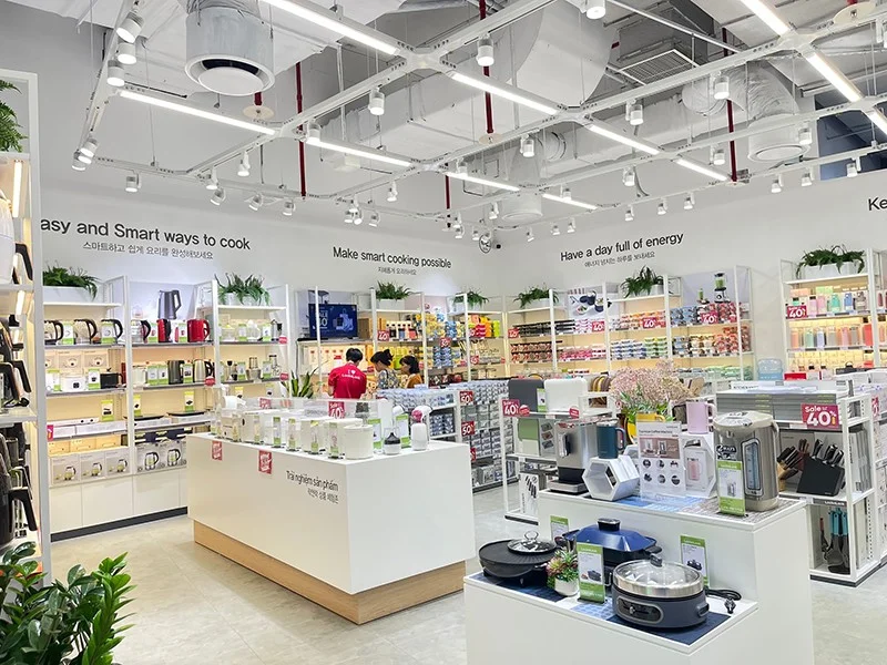 Locknlock-ra-mat-cua-hang-moi-tai-Lotte-Mall-West-Lake-lock-2-1696391629-644-width800height600.jpg