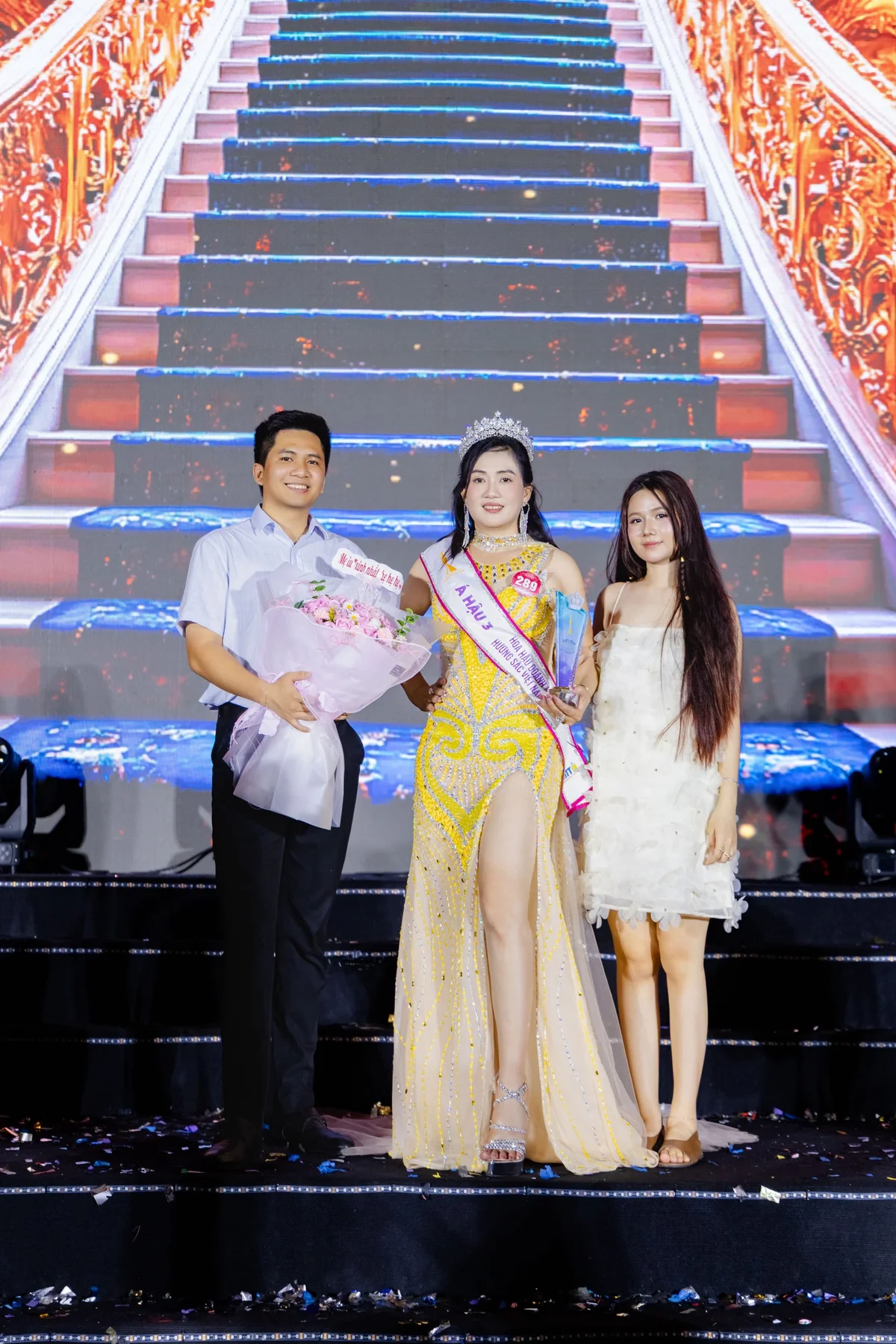 BINH4902-scaled.jpg