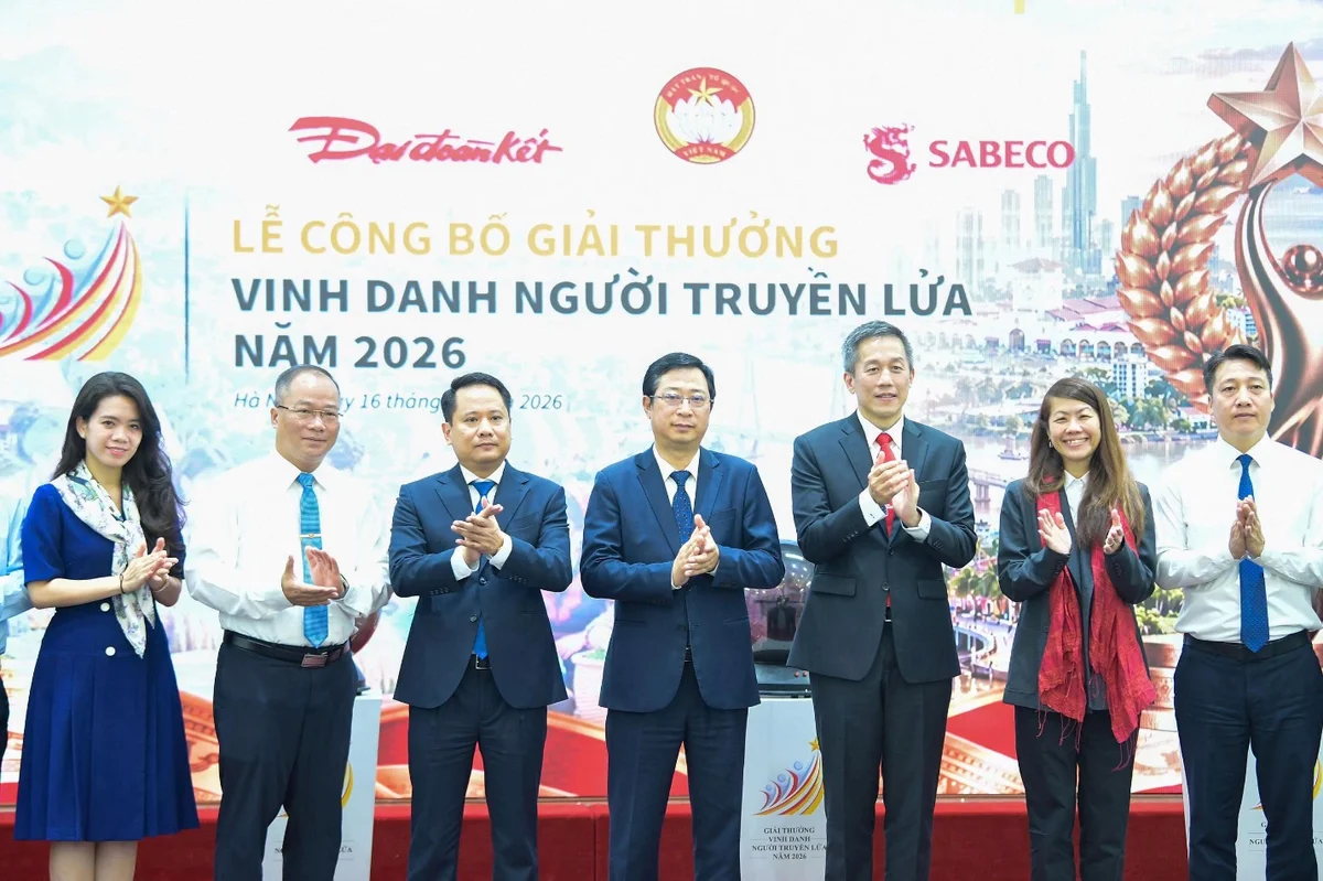 Ủy ban Trung ương Mặt trận Tổ quốc Việt Nam và Sabeco công bố giải thưởng “Vinh danh Người truyền lửa” năm 2026, tôn vinh những cá nhân góp phần vào sự phát triển chung của đất nước.