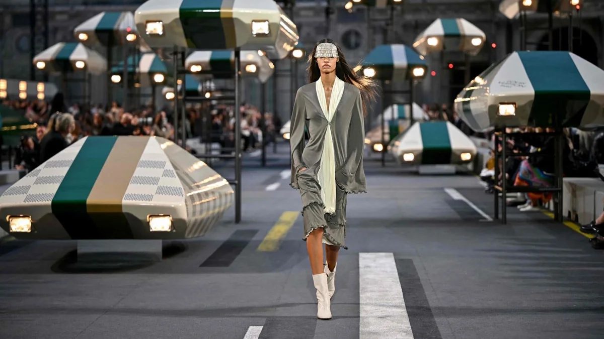 Paris Fashion Week Xuân–Hè 2027: Đặt sự thoải mái vào thiết kế xa xỉ cho ngày nóng